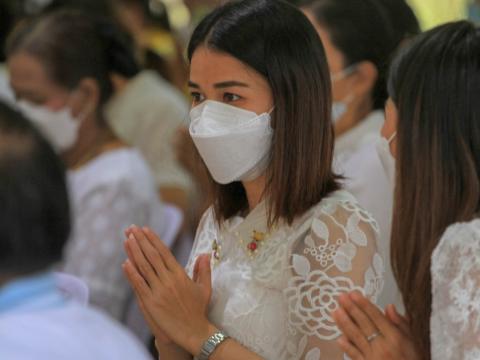 พิธีเจริญพระพุทธมนต์เจริญภาวนา