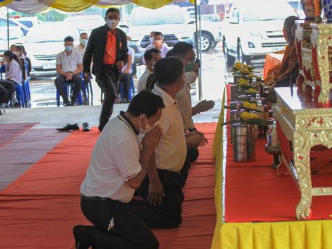 พิธีเจริญพระพุทธมนต์เจริญภาวนา