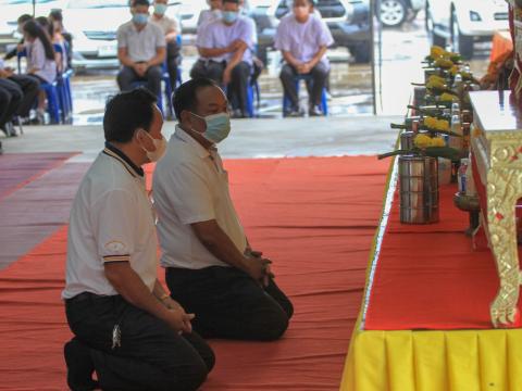 พิธีเจริญพระพุทธมนต์เจริญภาวนา