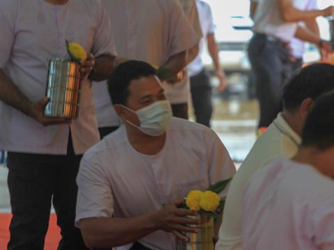 พิธีเจริญพระพุทธมนต์เจริญภาวนา