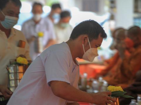 พิธีเจริญพระพุทธมนต์เจริญภาวนา