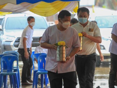 พิธีเจริญพระพุทธมนต์เจริญภาวนา