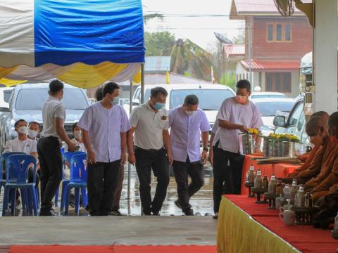 พิธีเจริญพระพุทธมนต์เจริญภาวนา