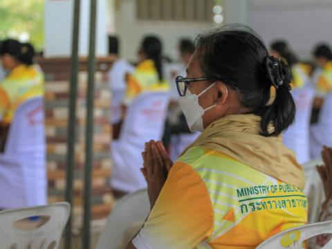 พิธีเจริญพระพุทธมนต์เจริญภาวนา