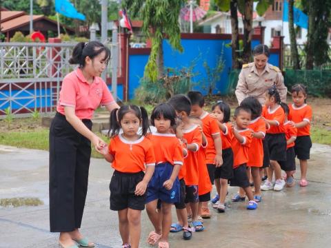 วันพระราชทานธงชาติไทย